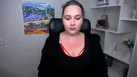 Snapshot of _miranda_sun chatting on May 13, 2026, 7:06 am Miranda online show from May 13, 2026, 7:06 am