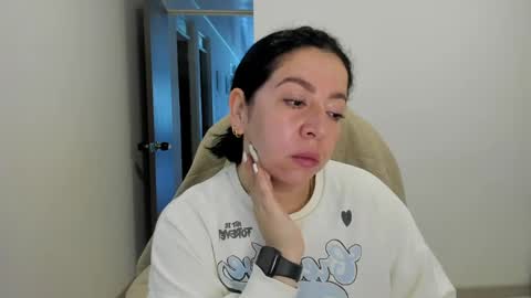_miss_coco_ online show from April 29, 2026, 12:31 pm