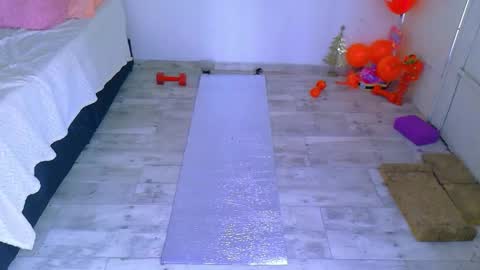 Snapshot of _miss_karoline chatting on October 4, 2025, 8:18 pm karoline uwu online show from October 4, 2025, 8:18 pm