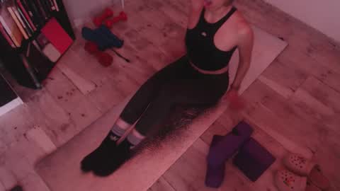 Snapshot of _miss_karoline chatting on December 17, 2025, 12:11 pm karoline uwu online show from December 17, 2025, 12:11 pm