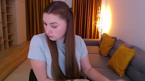 Mia online show from May 7, 2026, 10:09 am