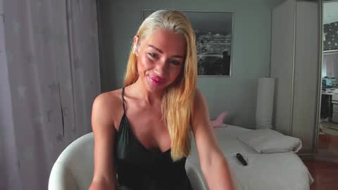 alienmito online show from September 20, 2025, 3:40 am