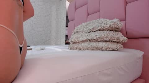 _molly_rosse_ online show from January 11, 2025, 4:03 pm