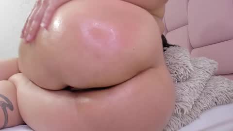 _molly_rosse_ online show from March 3, 2025, 4:14 pm