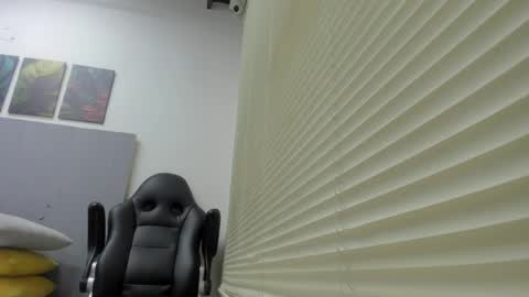 _molly_rosse_ online show from May 2, 2026, 12:10 pm