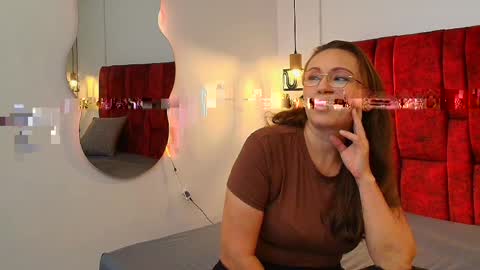 _monaliza_ online show from April 18, 2026, 12:20 pm
