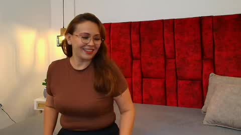 Snapshot of _monaliza_ chatting on May 25, 2026, 12:33 pm _monaliza_ online show from May 25, 2026, 12:33 pm