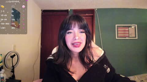 Snapshot of _moon_cake_ chatting on February 5, 2025, 4:16 am Next stream 950 pm Colombia time xd online show from February 5, 2025, 4:16 am