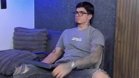 Snapshot of _mrcock_ chatting on June 20, 2026, 4:37 am _mrcock_ online show from June 20, 2026, 4:37 am