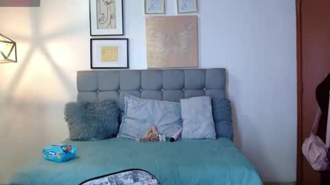 _naomi_s online show from April 25, 2026, 8:39 pm