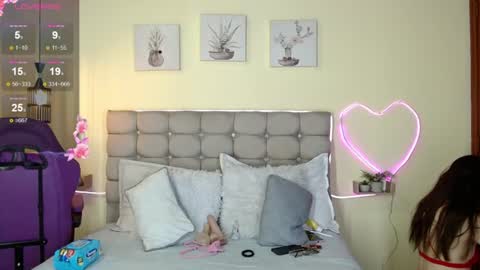 _naomi_s online show from June 26, 2026, 1:48 pm