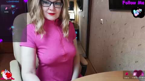 Snapshot of _natali_ chatting on March 3, 2025, 1:42 am MagicWoman online show from March 3, 2025, 1:42 am