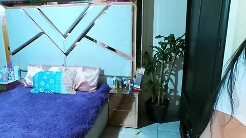 Snapshot of _natashaa19 chatting on December 5, 2024, 8:00 am Natasha Rodriguez independent model online show from December 5, 2024, 8:00 am