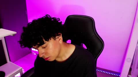 Nicolas online show from February 11, 2025, 11:01 pm