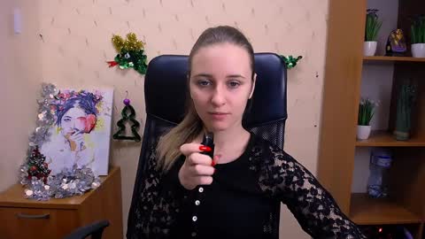 Snapshot of _nicole_new chatting on December 21, 2024, 12:16 pm Nica online show from December 21, 2024, 12:16 pm