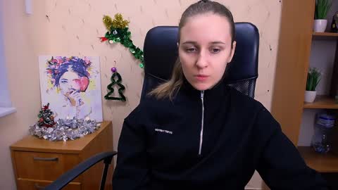 Snapshot of _nicole_new chatting on December 28, 2024, 12:24 pm Nica online show from December 28, 2024, 12:24 pm