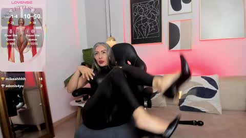 Snapshot of _nicoletteshea_ chatting on May 28, 2026, 4:15 pm _nicoletteshea_ online show from May 28, 2026, 4:15 pm