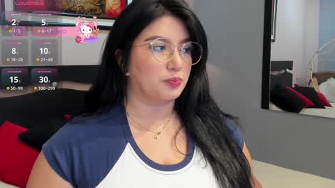 Snapshot of _nina_sweet chatting on January 19, 2025, 12:06 pm online show from January 19, 2025, 12:06 pm