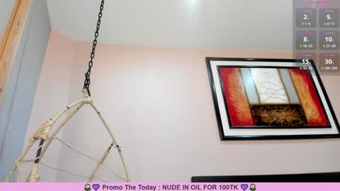 Snapshot of _nina_sweet chatting on January 29, 2025, 3:04 pm online show from January 29, 2025, 3:04 pm