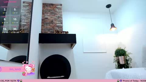 Snapshot of _nina_sweet chatting on February 20, 2025, 6:13 pm online show from February 20, 2025, 6:13 pm