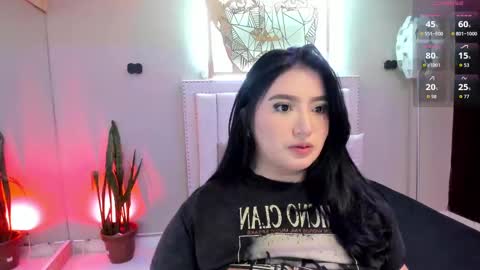 Snapshot of _nina_sweet chatting on October 4, 2025, 12:03 pm online show from October 4, 2025, 12:03 pm