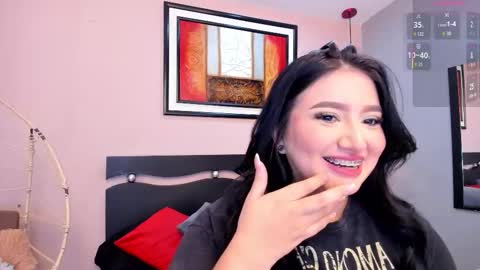 Snapshot of _nina_sweet chatting on October 19, 2025, 12:06 pm online show from October 19, 2025, 12:06 pm