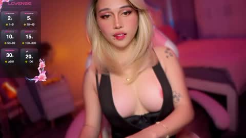 Snapshot of _nippleticklexxx chatting on December 17, 2025, 7:31 pm Lily online show from December 17, 2025, 7:31 pm