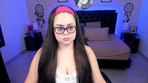 Olivia jones online show from March 25, 2026, 2:12 pm