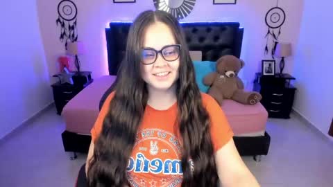 Olivia jones online show from April 28, 2026, 12:21 pm