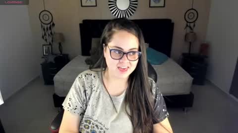 Snapshot of _oliviajoness chatting on June 13, 2026, 12:25 pm Olivia jones online show from June 13, 2026, 12:25 pm