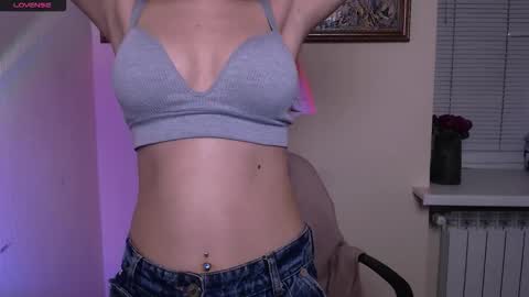 Snapshot of _oliviax_ chatting on November 20, 2025, 8:58 am Olivia online show from November 20, 2025, 8:58 am