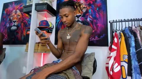 Snapshot of _pantera_09 chatting on October 19, 2025, 12:00 am Kevin online show from October 19, 2025, 12:00 am