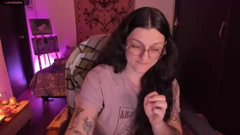 Snapshot of _peach__ chatting on June 14, 2026, 4:36 am violeta ig online show from June 14, 2026, 4:36 am