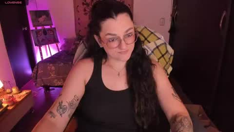 Snapshot of _peach__ chatting on June 16, 2026, 3:20 am violeta ig online show from June 16, 2026, 3:20 am