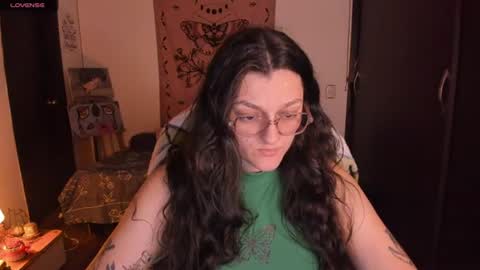Snapshot of _peach__ chatting on June 21, 2026, 3:31 am violeta ig online show from June 21, 2026, 3:31 am