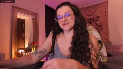 violeta ig  online show from June 25, 2026, 5:12 am
