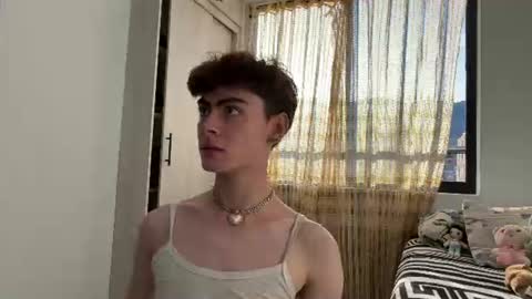 Snapshot of _peachyboy chatting on June 12, 2026, 10:08 pm esteban online show from June 12, 2026, 10:08 pm