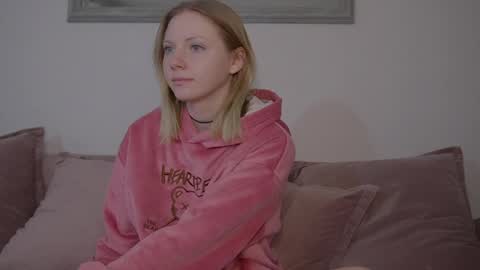 Viktoria online show from May 1, 2026, 8:19 am