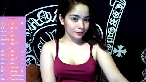 _preciousmoira online show from May 8, 2026, 3:28 pm