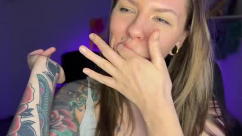 Snapshot of _private_person_ chatting on February 11, 2025, 8:20 pm HADLY today day-off see u online 0112 online show from February 11, 2025, 8:20 pm