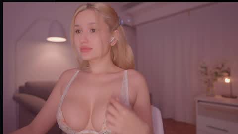 Snapshot of _protea chatting on May 29, 2026, 11:25 pm Eva online show from May 29, 2026, 11:25 pm