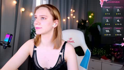 Snapshot of _ramona__ chatting on December 24, 2024, 9:28 am im Amy online show from December 24, 2024, 9:28 am