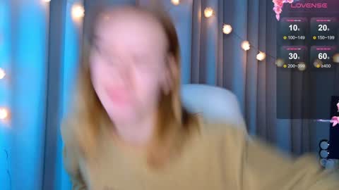 Snapshot of _ramona__ chatting on February 5, 2025, 6:02 am im Amy online show from February 5, 2025, 6:02 am