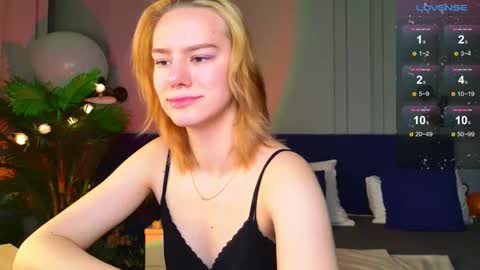 Snapshot of _ramona__ chatting on November 26, 2025, 6:25 am im Amy online show from November 26, 2025, 6:25 am