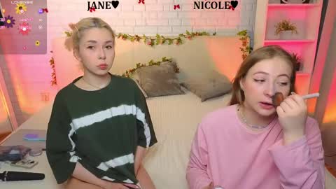 Merlizz Eva Jane Mila Nicole  left to right  online show from April 25, 2026, 8:06 pm