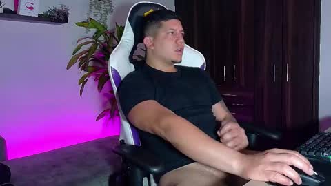 Roberto online show from November 22, 2025, 7:40 am