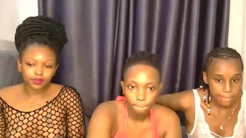 Snapshot of _roxxana chatting on May 27, 2026, 5:10 pm Roxxana online show from May 27, 2026, 5:10 pm