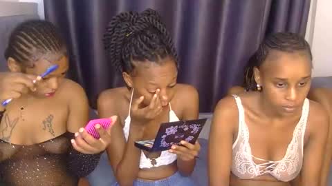 Snapshot of _roxxana chatting on June 6, 2026, 3:11 am Roxxana online show from June 6, 2026, 3:11 am