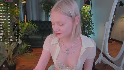 Snapshot of _rude_girl_ chatting on December 30, 2024, 3:02 pm Eve online show from December 30, 2024, 3:02 pm