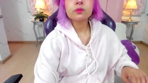 Snapshot of _saakuraa_ chatting on December 7, 2024, 8:16 pm 1430 2100 -5 online show from December 7, 2024, 8:16 pm